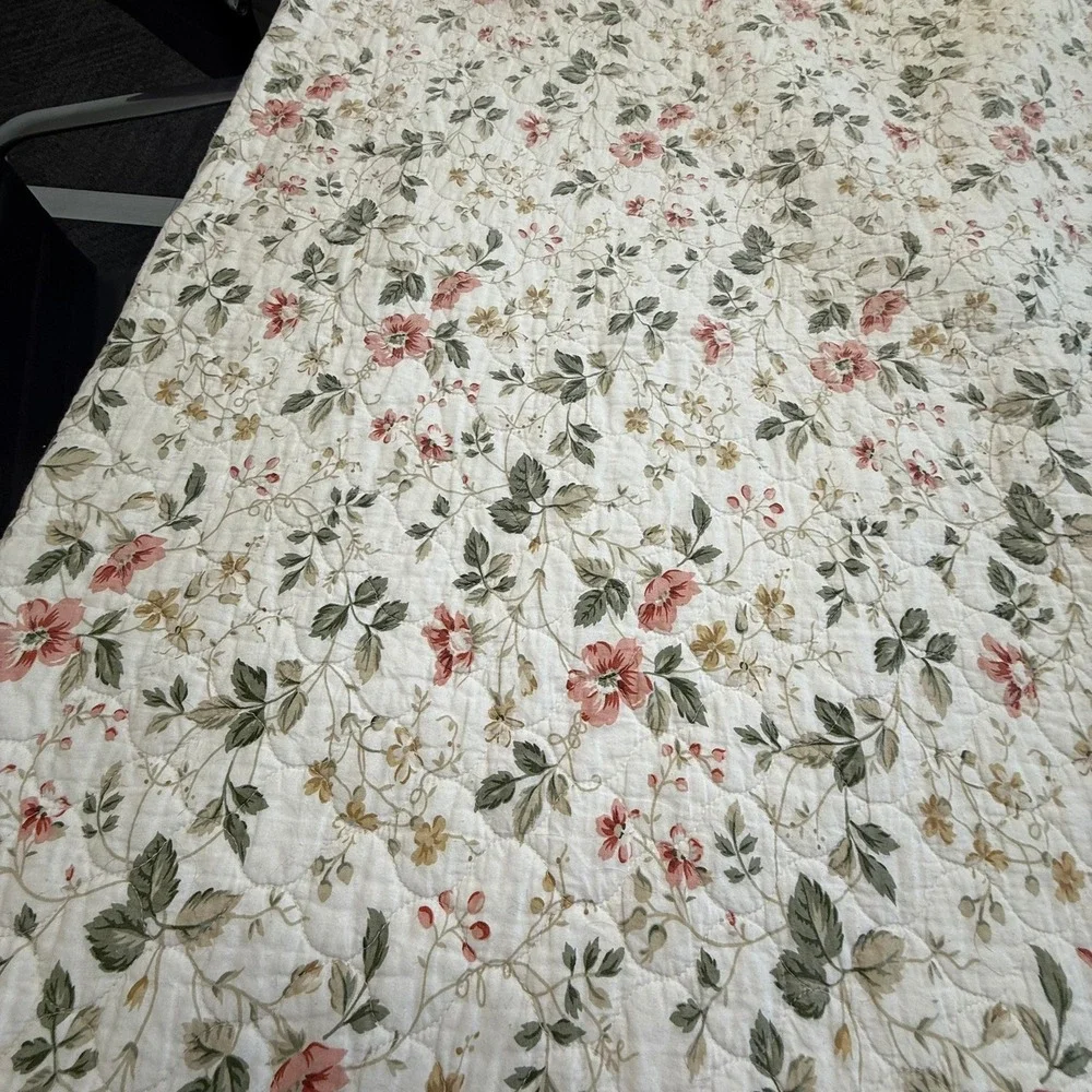 Laura Ashley Floral Gingham Reversible Quilt Queen Cotton Cottagecore Cream Pink